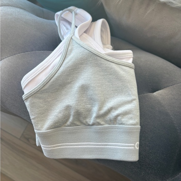 🩶 Alo Yoga Alosoft Better Together Bra Athletic Heather Grey/White 🩶 - Picture 3 of 4